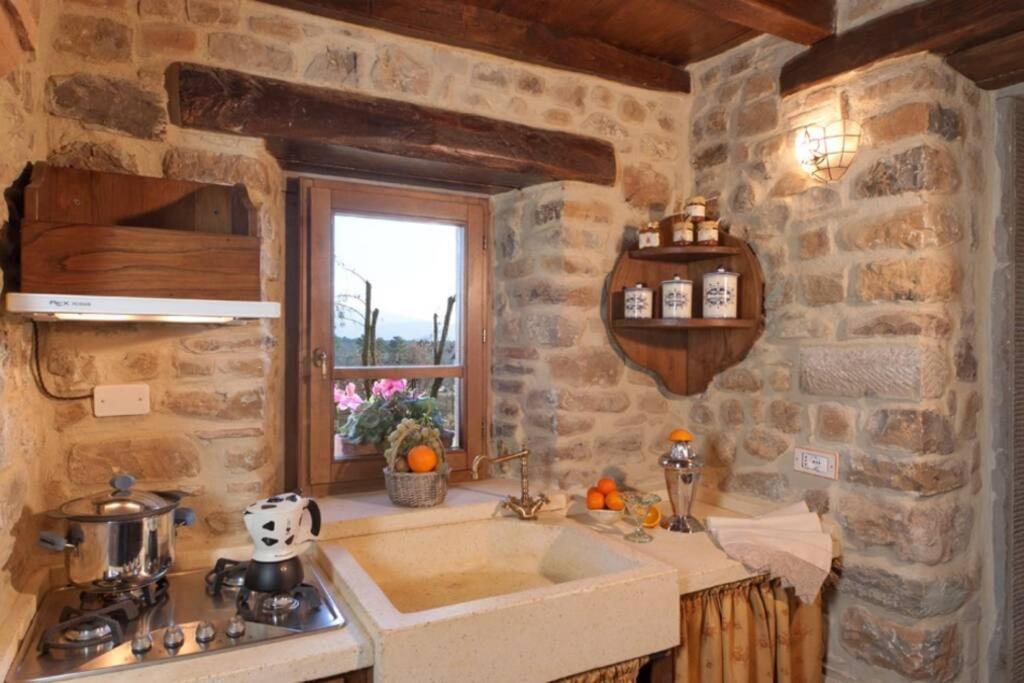 Villa Liz Tuscany, Private Pool, Hot Tub, Property Fenced, Pets Allowed Poppi Exterior photo